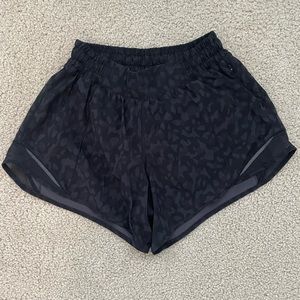Lululemon Hotty Hot High Rise Lined Short 4"